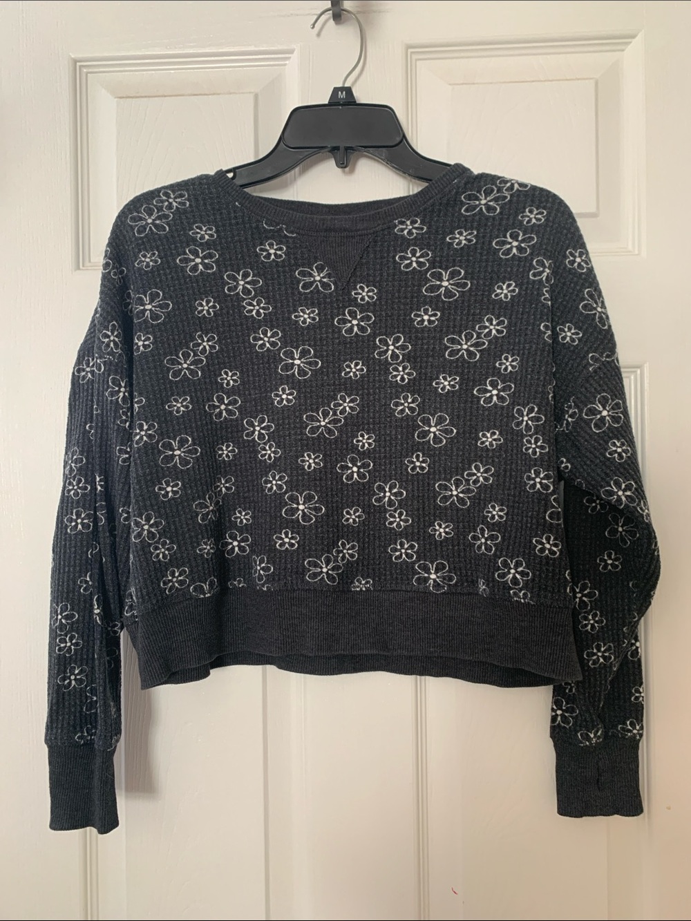 art class Charcoal Black Floral Waffle-Knit Cropped Sweatshirt